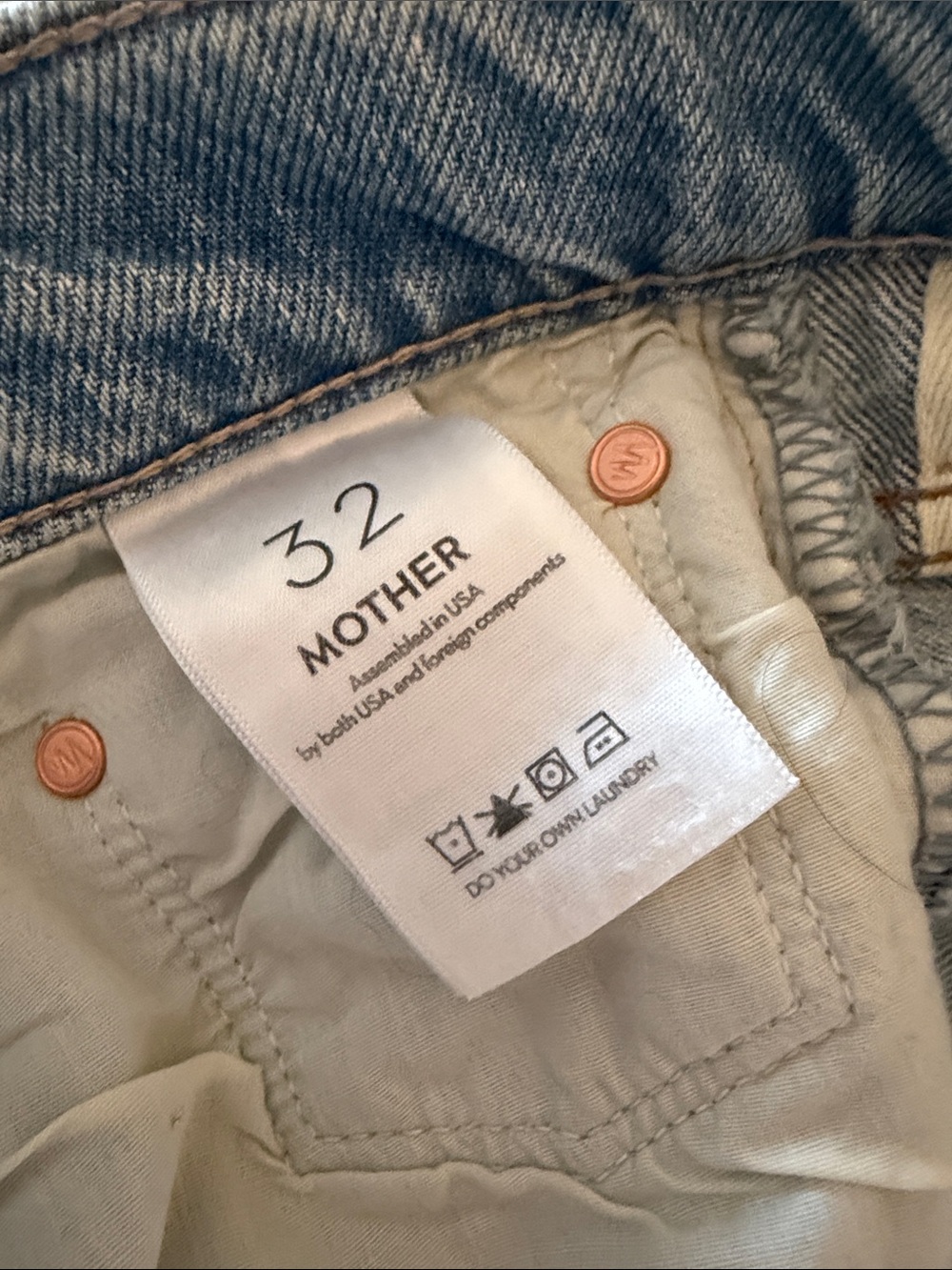 MOTHER Light Blue High-Rise Spinner Zip Sneak Chew Jeans with Knee Rip - Picture 8 of 9